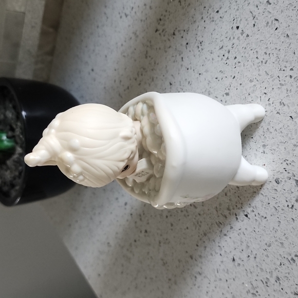 Precious Moments figurine - Picture 5 of 10